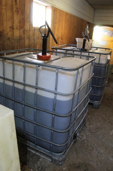 POLY CAGE TOTE, 5W20 OIL, APPROX. 210 GAL. OIL, HAND PUMP