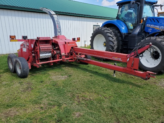 Gehl 1085 Pull Type Forage Harvester  With Kernel Processor