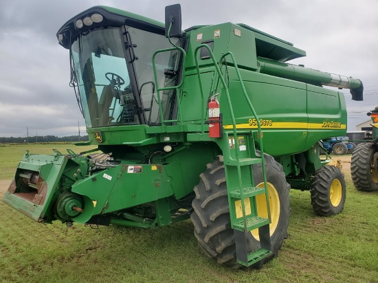 2006 John Deere 9560 STS Combine