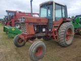 IH 1086 Tractor