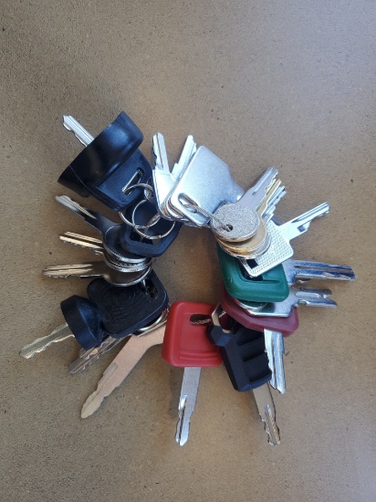 24 Piece Heavy Equipment Key Set