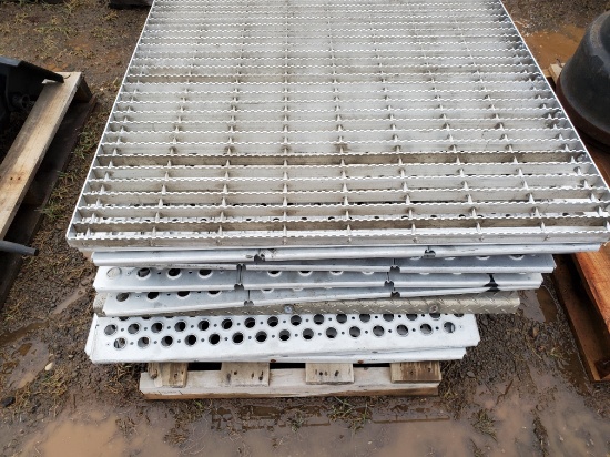 Pallet Of Miscellaneous Aluminum Steps, Platforms