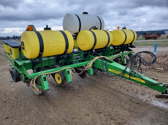 John Deere 1750 Conservation  6X30 Planter