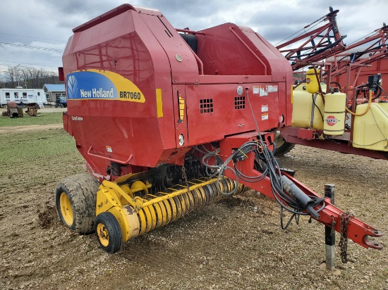 2011 New Holland BR7060 Round Baler