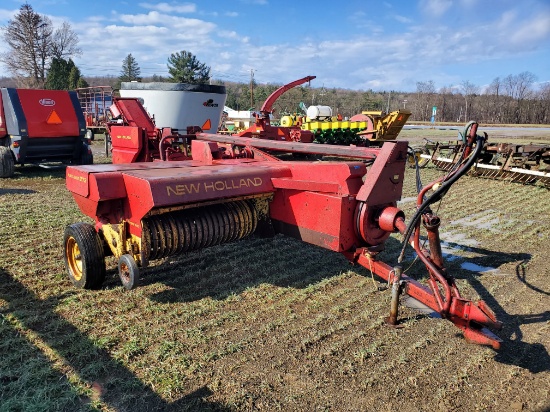 New Holland 273 Baler with Model 70 Thrower