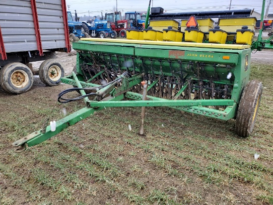 JD 8350  18 Hole Grain Drill With Dry Fertilizer