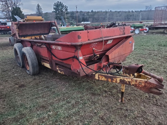 New Holland 680 Tandem Axle Manure Spreader With Hyd. Endgate