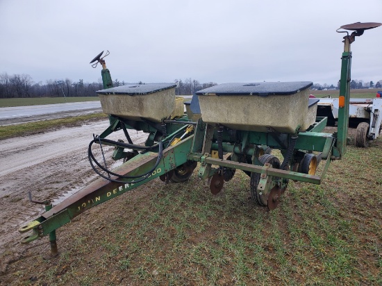 John Deere 7000 4X30 Planter With Dry Fertilizer
