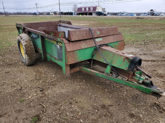 JD 450 Hydra Push Manure Spreader with Hydraulic Endgate