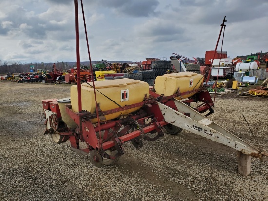 IH 56 4 Row Planter