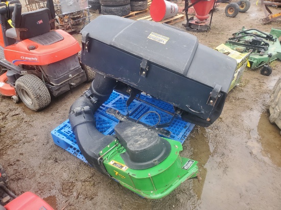 John Deere 925A  3 Bag Collection System