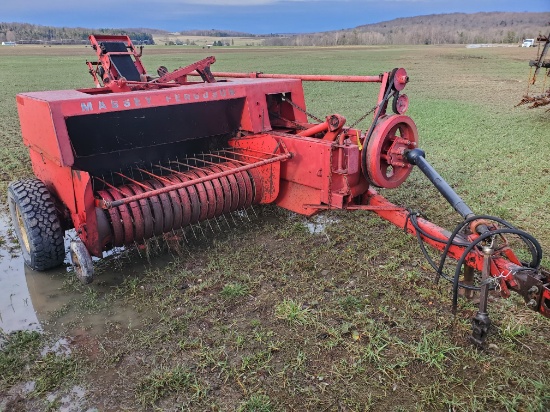 Massey Ferguson 124 Baler With Thrower