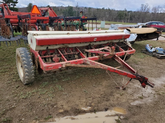 International Model 10  18 Hole Grain Drill