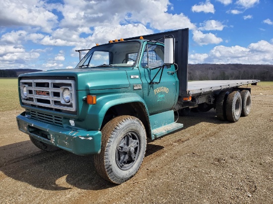 1979 GMC 7000 Tandem Axle Flatbed Truck With Pto & Twin Cylinder Hoist,