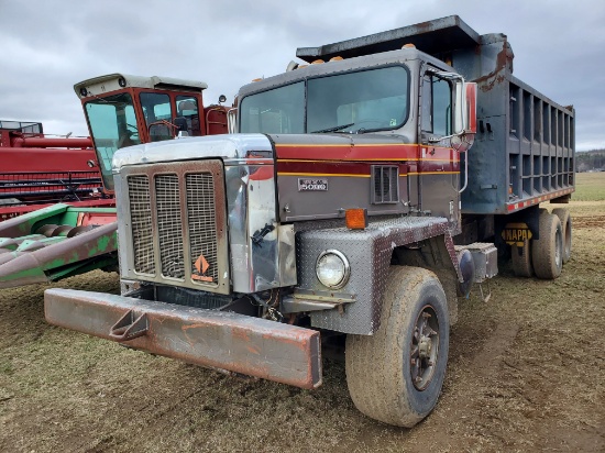 1989 International Paystar 5000 Tandem Axle Dump Truck