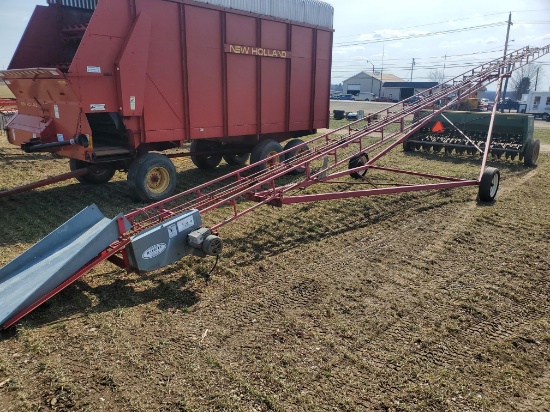 HayRite Model HST-20T  48' Transport Skeleton Hay Elevator