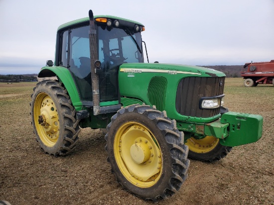 John Deere 7520 Cab Tractor