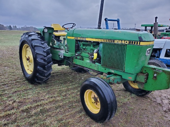 John Deere 2940 2 Wheel Drive Open Station Tractor