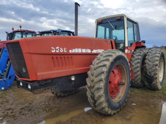 International 3588  2+2 Tractor