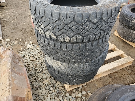 (4) Wrangler 275/70 R-18 Truck Tires
