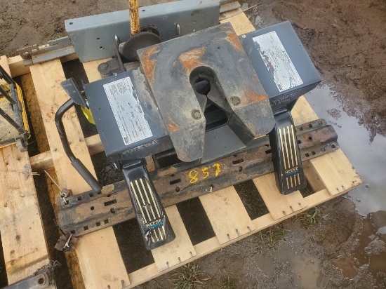 Reese 5th Wheel Hitch With Rails