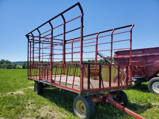 Pequea 8X16 Bale Throw Rack With Pequea 806  8 Ton Gear