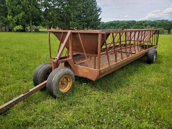 Pequea 520  20' Feeder Wagon