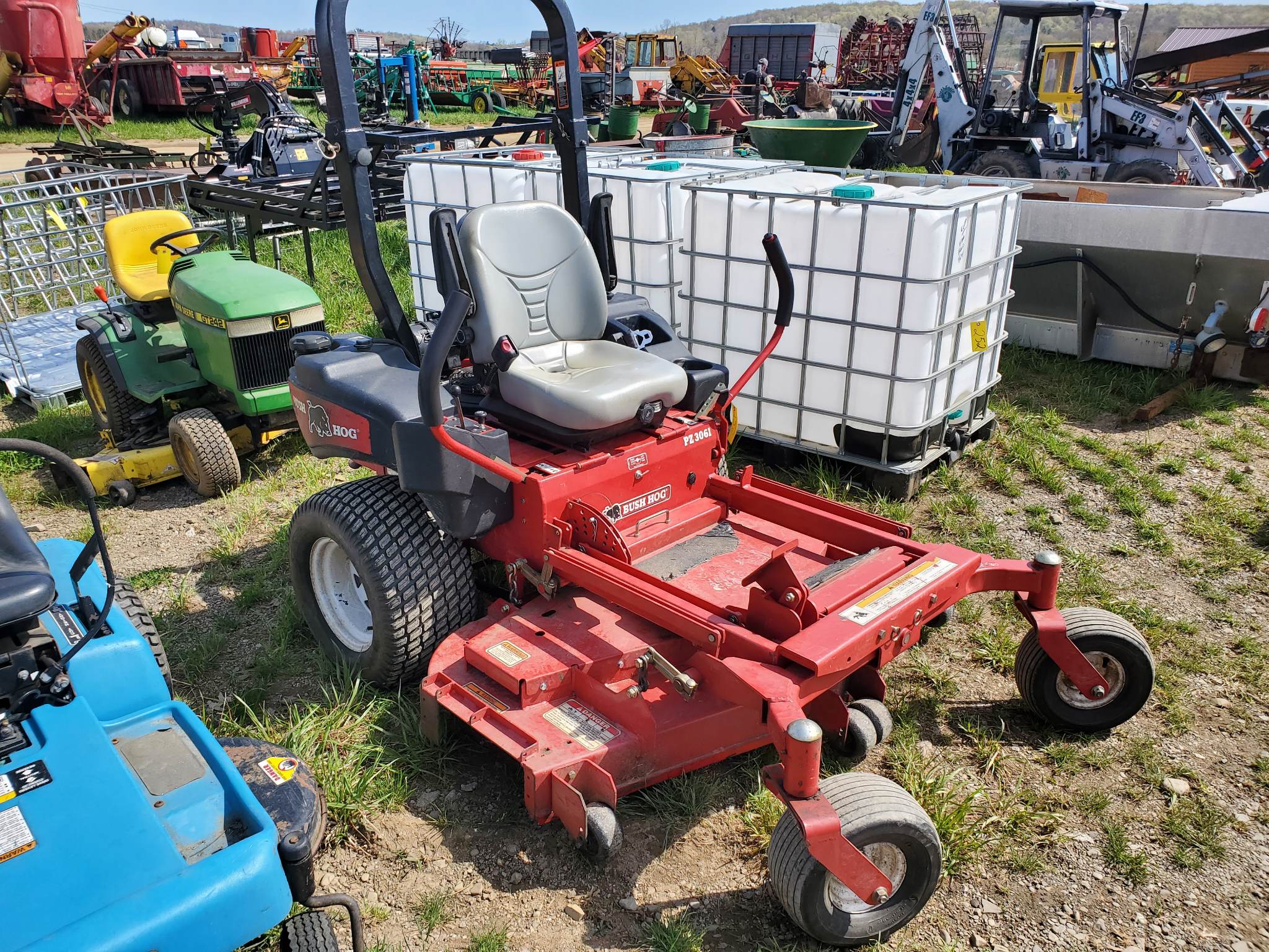 P オーダー Bush Hog PZ3061 Zero Turn Mower | Proxibid