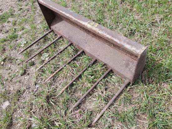 56"  7 Tine Universal Skid Steer Manure Bucket