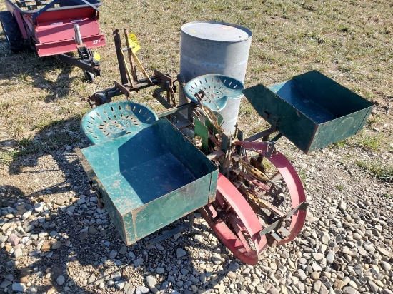Mechanical 3 Point Hitch Single Row Transplanter With Liquid Fertilizer Tank