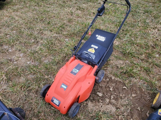 Black & Decker 18" 36V Push Mower Operational