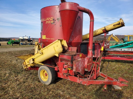 New Holland 354 Grinder Mixer With Concentrate Hopper