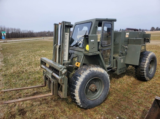 Case M4KN Military 2 Wheel Drive Articulated Forklift