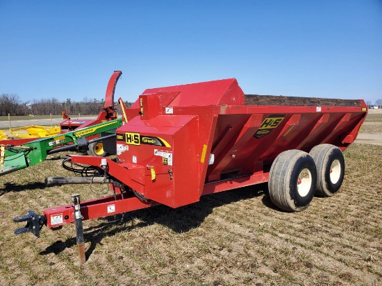 2021 H&S 5220 Top Shot Manure Spreader