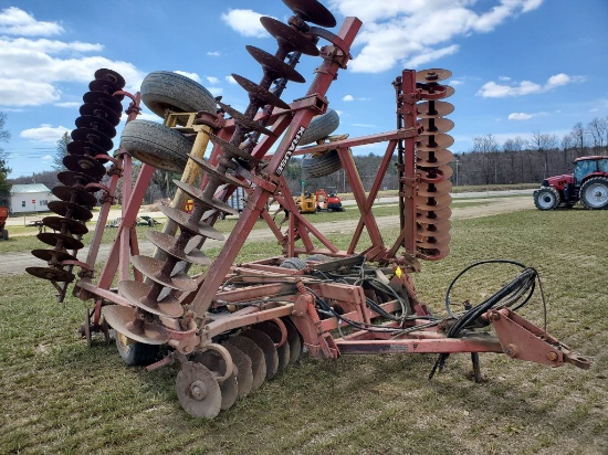 Krause 28' Rock Flex Hydraulic Wing Fold Transport Disk