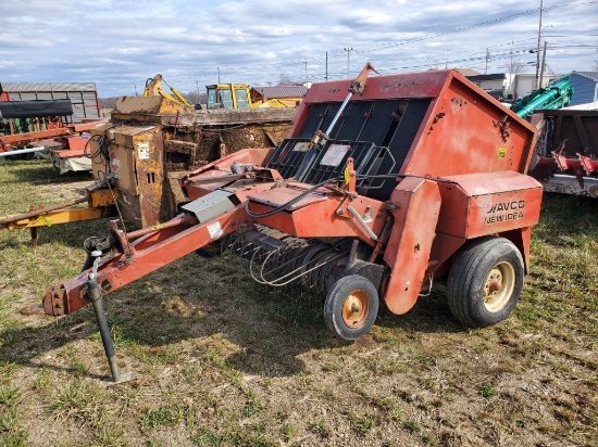 New Idea 484 Round Baler With Electric Twine Tie