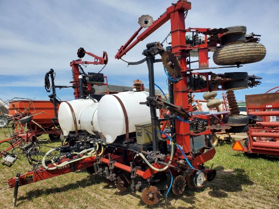 White 6122  12 X 30  Planter With Liquid Fertilizer