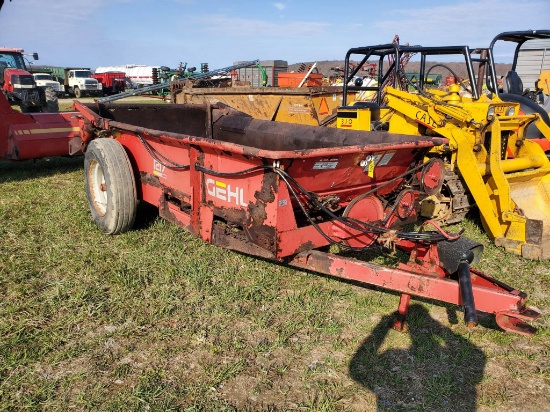 Gehl 1217 Manure Spreader