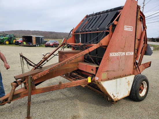 Hesston Rounder 5600 Round Baler With Twine Tie