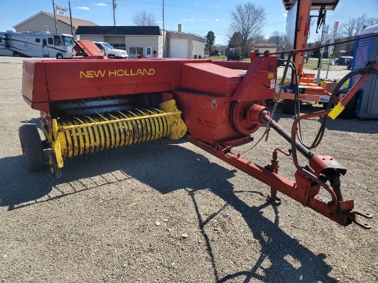 New Holland 315 Baler With Model 70 Thrower