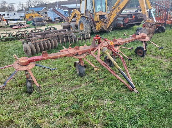 Vicon RS510T  4 Rotor Hay Tedder With Manual Fold