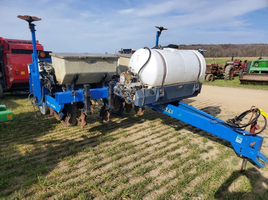 Kinze 3000 4X30 Planter with Dry Fertilizer
