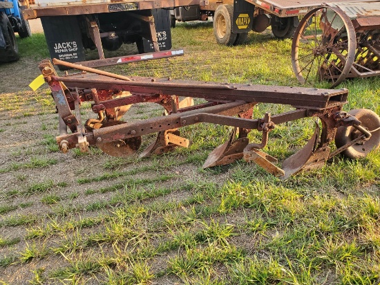 International 4X16 Three Point Hitch Toggle Trip Plow