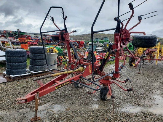 Pequea TT4000 4 Rotor Hydraulic Fold & Tilt Hay Tedder