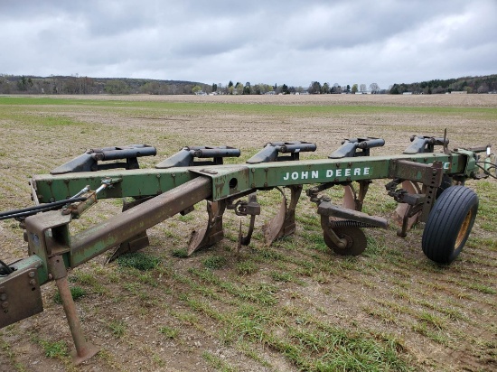 John Deere 2600  5 Bottom Variable Width Semi Mount Automatic Reset Plow With Gauge Wheel