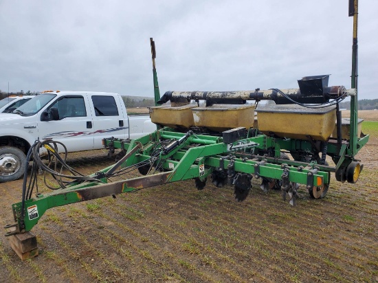 John Deere 7000  6X30 Planter With Dry Fertilizer With Cross Auger