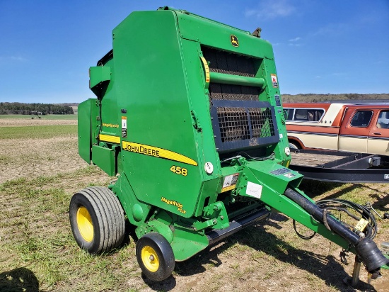 John Deere 458 Silage Special Round Baler