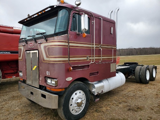 1984 Peterbilt 369 3 Wiper Cabover Tandem Axle Sleeper Truck
