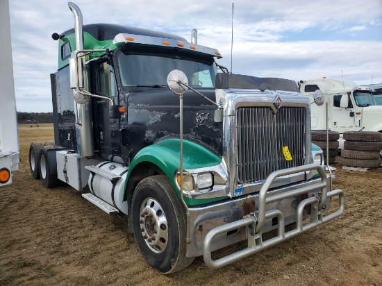 2007 International 9900I Tandem Axle Sleeper Road Tractor