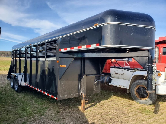 2017 Valley 20'+ 7' Gooseneck Tandem Axle Stock Trailer